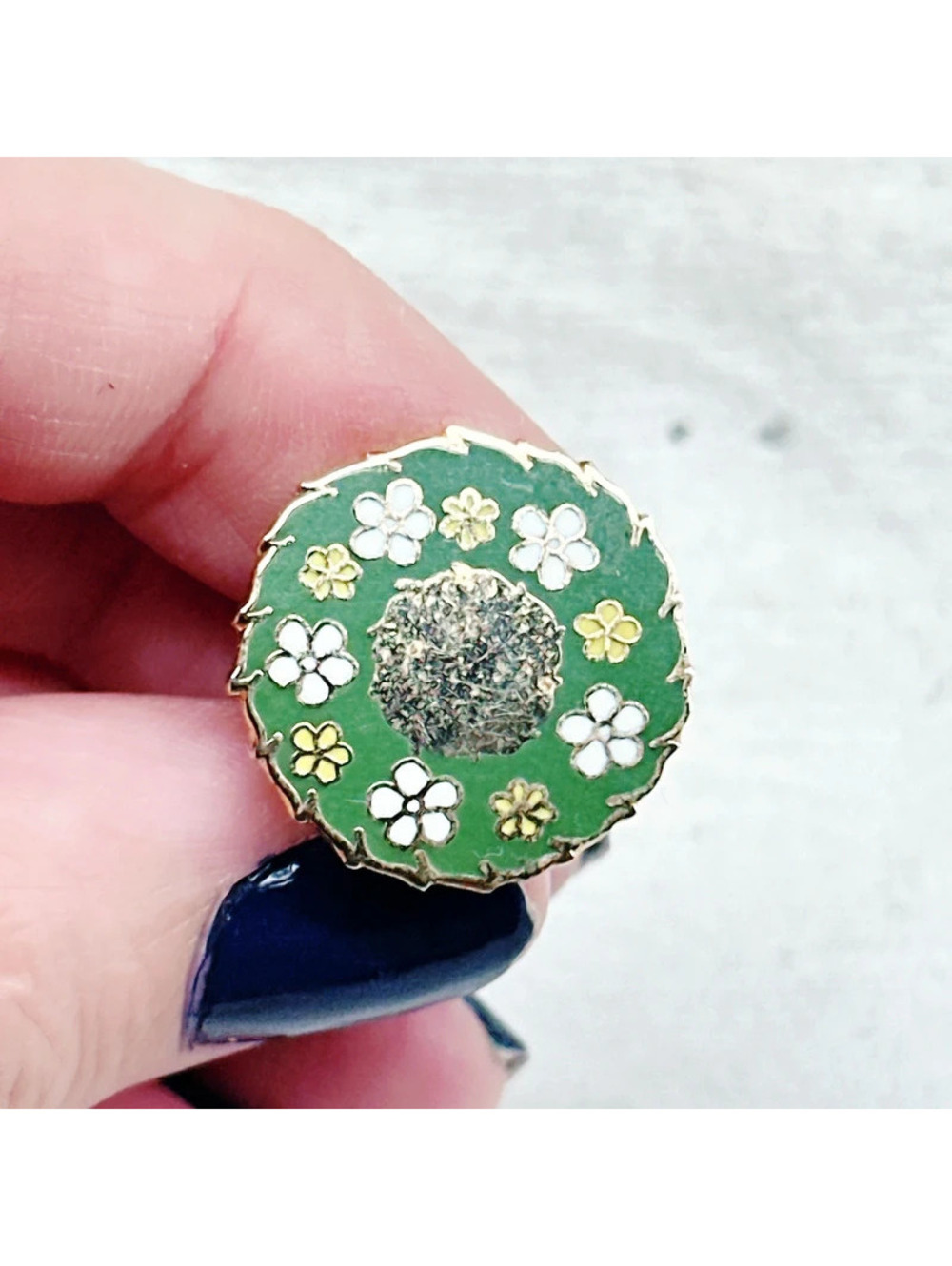 1067mc. Green Cloisonne Pin